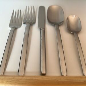 Mikasa Zena Set of 5 Modern Stainless Steel Glossy Table Place Setting